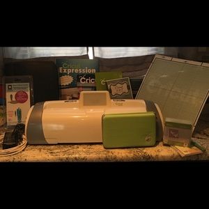 Cricut Expression 2 - (Used)